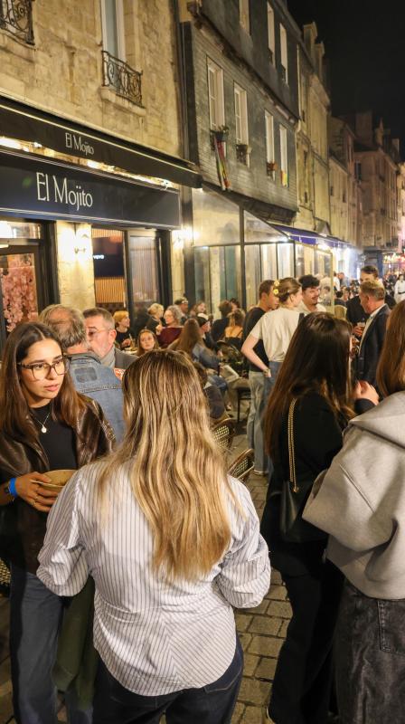 Les étudiants de l'ISPN Caen ont investi les terrasses du centre-ville pour leur soirée d'intégration. Les étudiants de l'ISPN Caen ont investi les terrasses du centre-ville pour leur soirée d'intégration.